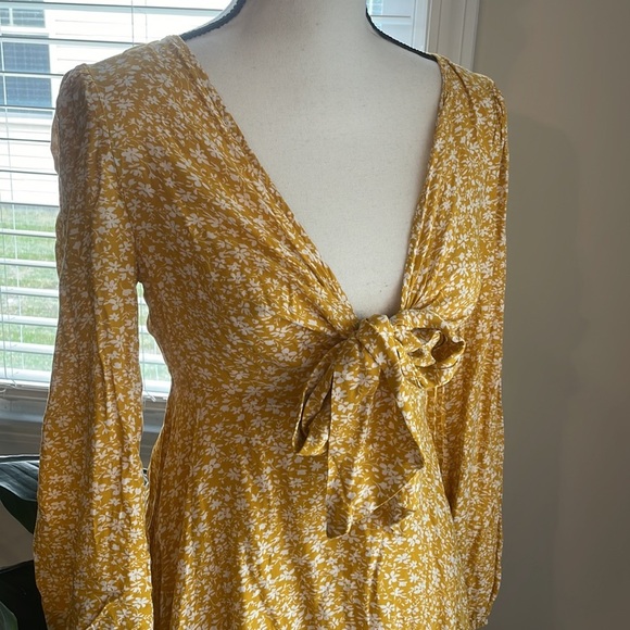 Shein yellow long sleeve tie front mini dress - Picture 2 of 5